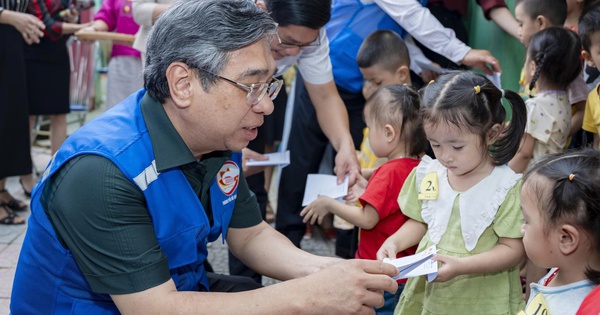 TP HCM hỗ trợ TP Huế 20 tỉ đồng khắc phục hậu quả bão lũ