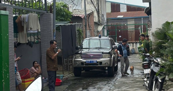 Cơ quan chức năng TP HCM đến hiện trường "khu nhà xây trên đất người khác"