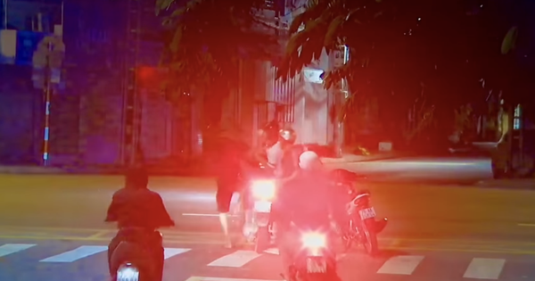 Clip: 2 thanh niên bất ngờ đánh người giữa đường ở Khánh Hòa