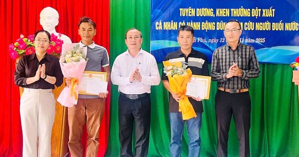 Khen thưởng 2 người đàn ông dũng cảm lao xuống biển cứu người