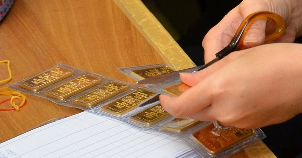 Giá vàng hôm nay 13-11: Vàng thế giới tăng gần 100 USD