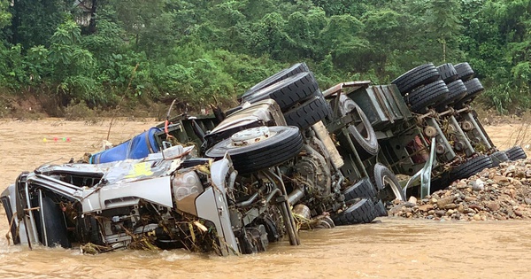 Tìm thấy "vật bất ly thân" của tài xế xe đầu kéo mất tích ở Quảng Trị