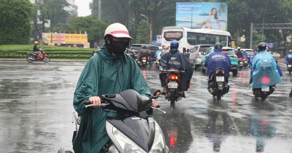 Dự báo thời tiết hôm nay, 9-11: TPHCM oi bức và mưa to