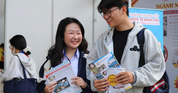 Sinh viên tìm kiếm cơ hội thực tập, cơ hội việc làm tại Job Link 2025