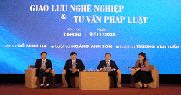 Chương trình "Giao lưu nghề nghiệp và tư vấn pháp luật" tại Job Link 2025: Thiết thực, ý nghĩa