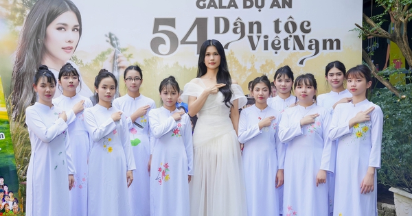 Phúc Anh đấu giá bức tranh "Hoa sen 54 dân tộc Việt Nam" vừa được xác lập kỷ lục!