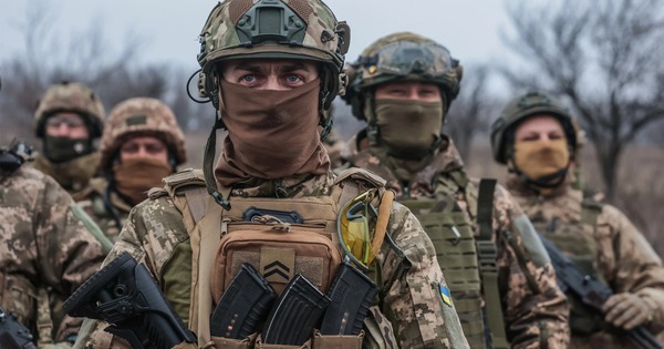 Ukraine rút quân khỏi Siversk, Mỹ giảm mạnh viện trợ cho Kiev