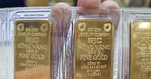 Chuyên gia khuyến cáo: "Tuyệt đối không vay tiền để mua vàng”