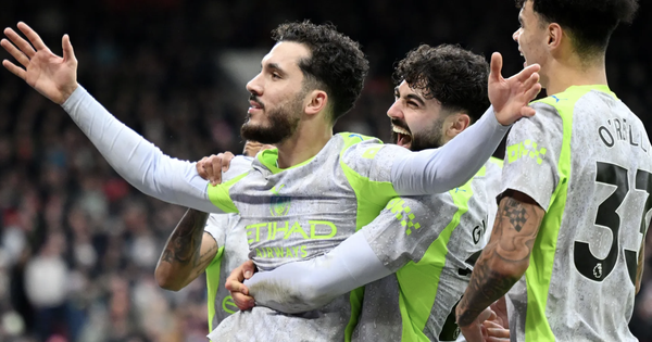 "Vua kiến tạo" Cherki hạ gục Nottingham Forest, Man City soán ngôi đầu Ngoại hạng Anh