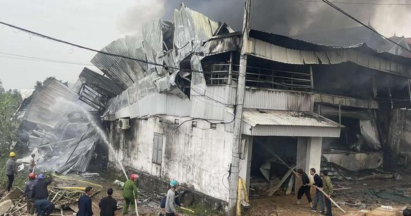 Cháy lớn tại một xưởng may, thiệt hại nhiều tỉ đồng