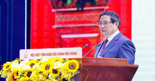 Thủ tướng đề nghị từng người dân thi đua đổi mới sáng tạo, nâng cao kỹ năng số