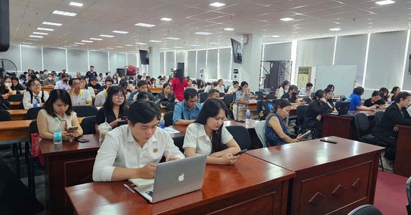Ca sĩ, nhạc sĩ “đau đầu” vì AI