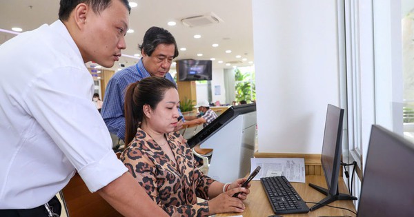 Công chức AI phục vụ công dân