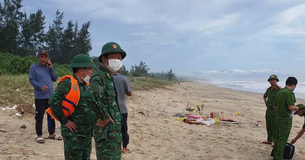 NÓNG: Phát hiện 2 thi thể nghi là nạn nhân trong vụ 9 ngư dân mất tích ở Quảng Trị
