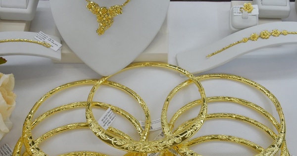 국제 금 시세 급등 관련 이미지