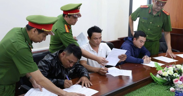 Chôn lấp gần 450 tấn chất thải trái phép ven sông, 3 người bị khởi tố