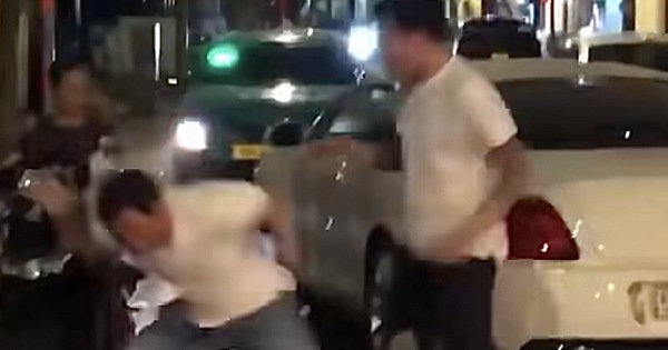 Xác minh nhóm người rượt đuổi, đánh nhau tại giao lộ ở TPHCM