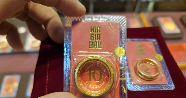 Sáng 10-2, giá vàng miếng SJC vẫn cao hơn giá vàng thế giới 22 triệu đồng/lượng