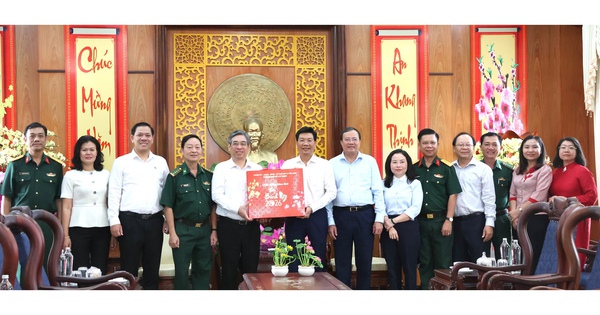 TPHCM chúc Tết, trao hơn 2 tỉ đồng chăm lo an sinh tại tỉnh Tây Ninh