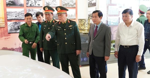 Đại tướng Nguyễn Trọng Nghĩa thăm, chúc Tết tại Quảng Trị