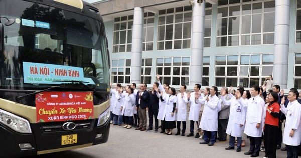 Bệnh nhân ăn tất niên cùng bác sĩ trước giờ về quê đón Tết