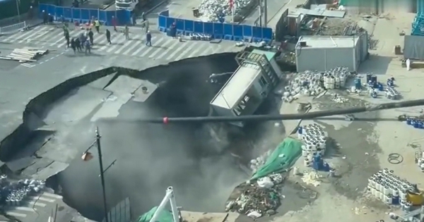 "Hố tử thần" khổng lồ bất ngờ xuất hiện tại Thượng Hải