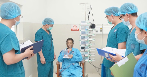 Con trai hiến gan, giành lại sự sống cho mẹ trong giờ phút nguy kịch