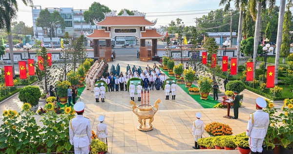 TPHCM long trọng tổ chức lễ viếng Nghĩa trang Liệt sĩ Bà Rịa - Vũng Tàu