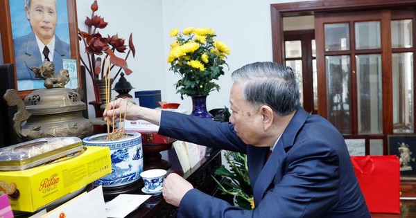 Tổng Bí thư Tô Lâm dâng hương tưởng niệm nhân 120 năm Ngày sinh Thủ tướng Phạm Văn Đồng