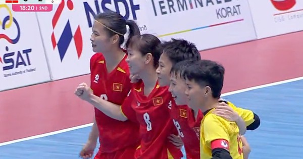 Futsal Việt Nam ngược dòng, vào bán kết Giải Đông Nam Á