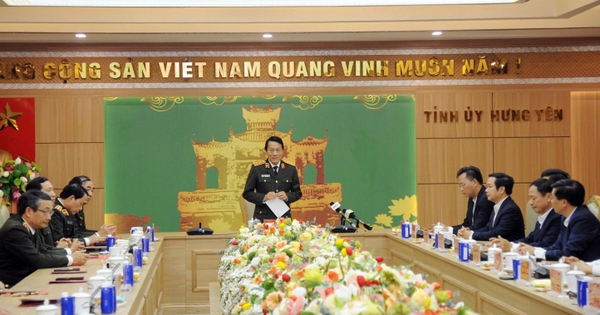 Bộ trưởng Lương Tam Quang thăm, chúc Tết đảng bộ, chính quyền và nhân dân tỉnh Hưng Yên