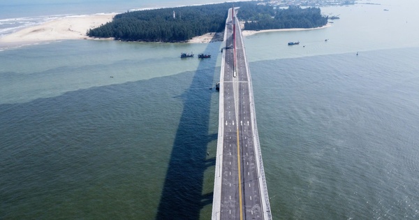 Vì sao hai cây cầu ở Huế gắn tên trùng nhau?