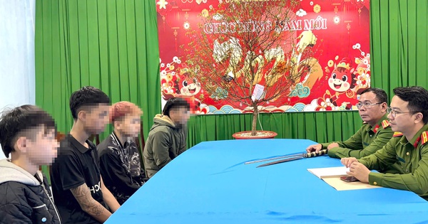 "Sống ảo" quá đà, nhóm thanh thiếu niên bị công an mời làm việc