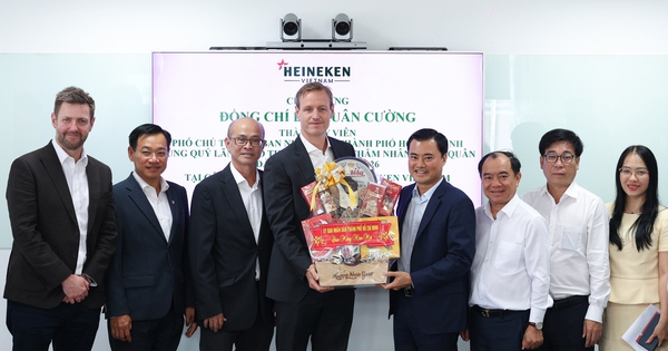 Lãnh đạo TPHCM thăm, chúc mừng năm mới tại HEINEKEN Việt Nam