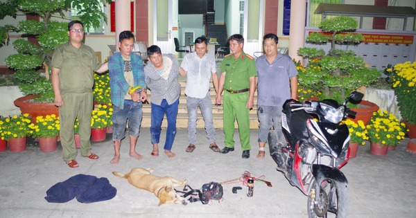Công an truy đuổi, chặn lối thoát để bắt 2 kẻ trộm chó manh động