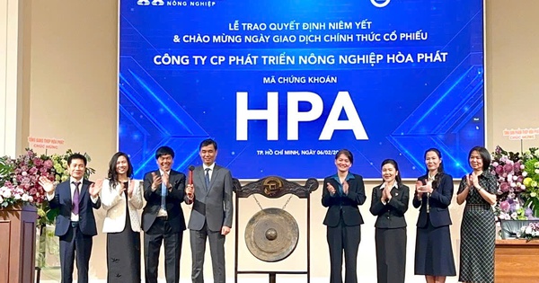 Tỉ phú thép Trần Đình Long: “Trở lại HoSE sau 19 năm, tôi rất xúc động”