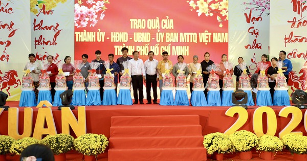 Rộn ràng ngày hội Xuân gắn kết