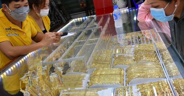 Giá vàng hôm nay 10-2: Tiếp tục tăng mạnh