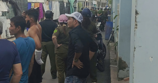 Khống chế đối tượng chém người, cố thủ trong phòng trọ