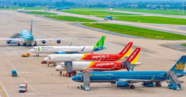 Hãng bay thiệt hại hàng ngàn tỉ đồng, có thể xem xét điều chỉnh trần giá vé máy bay