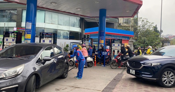 Nhiều giải pháp bình ổn giá xăng dầu