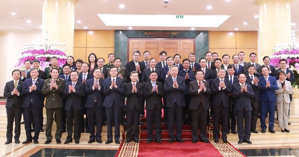 Đổi mới mạnh mẽ tư duy nghiên cứu lý luận