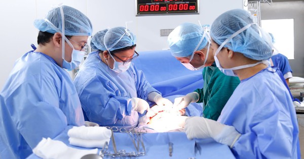 Bé trai chào đời khỏe mạnh sau hành trình can thiệp tim bào thai phức tạp