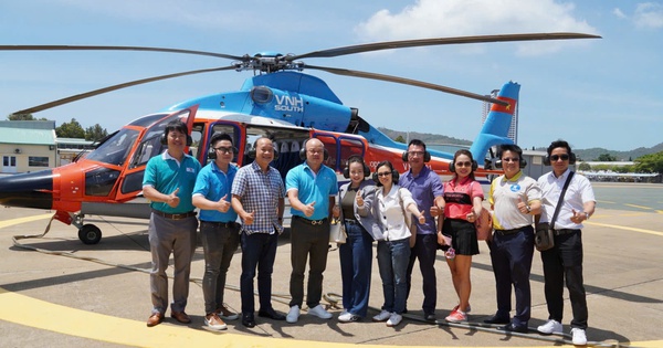 Tour trực thăng ngắm TP HCM cất cánh