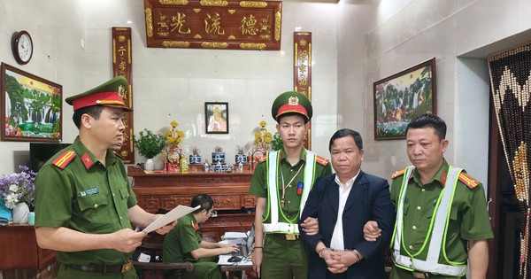 Bắt khẩn cấp người đàn ông giả danh luật sư