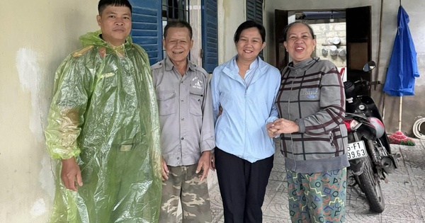 NHỮNG BÓNG HỒNG KIẾN TẠO TƯƠNG LAI (*): Nữ chủ tịch phường hết lòng vì dân