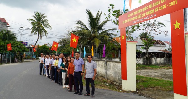 Khánh thành "Đường cờ Tổ quốc" dài 3,5 km chào mừng ngày bầu cử