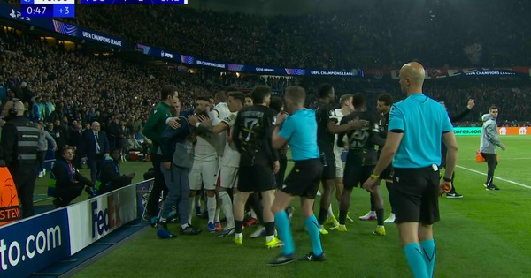 Cận cảnh pha “xấu chơi” của sao Chelsea ở Champions League