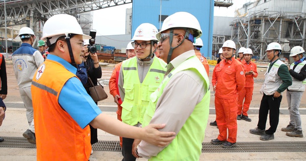 Chủ tịch Tổng LĐLĐ Việt Nam thăm, động viên người lao động tại Trung tâm Điện lực Quảng Trạch