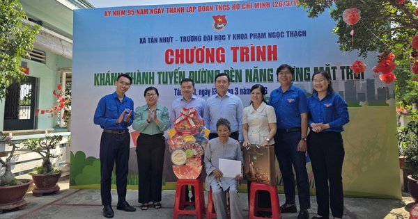 Thắp sáng con đường vào nhà Mẹ Việt Nam Anh hùng ở xã Tân Nhựt, TPHCM